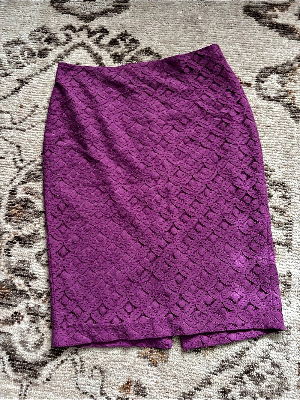 Ann Taylor Lace Pencil Skirt in Purple Size 8 Like New